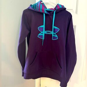 NWOT Under Armour Sweatshirt - Size Medium